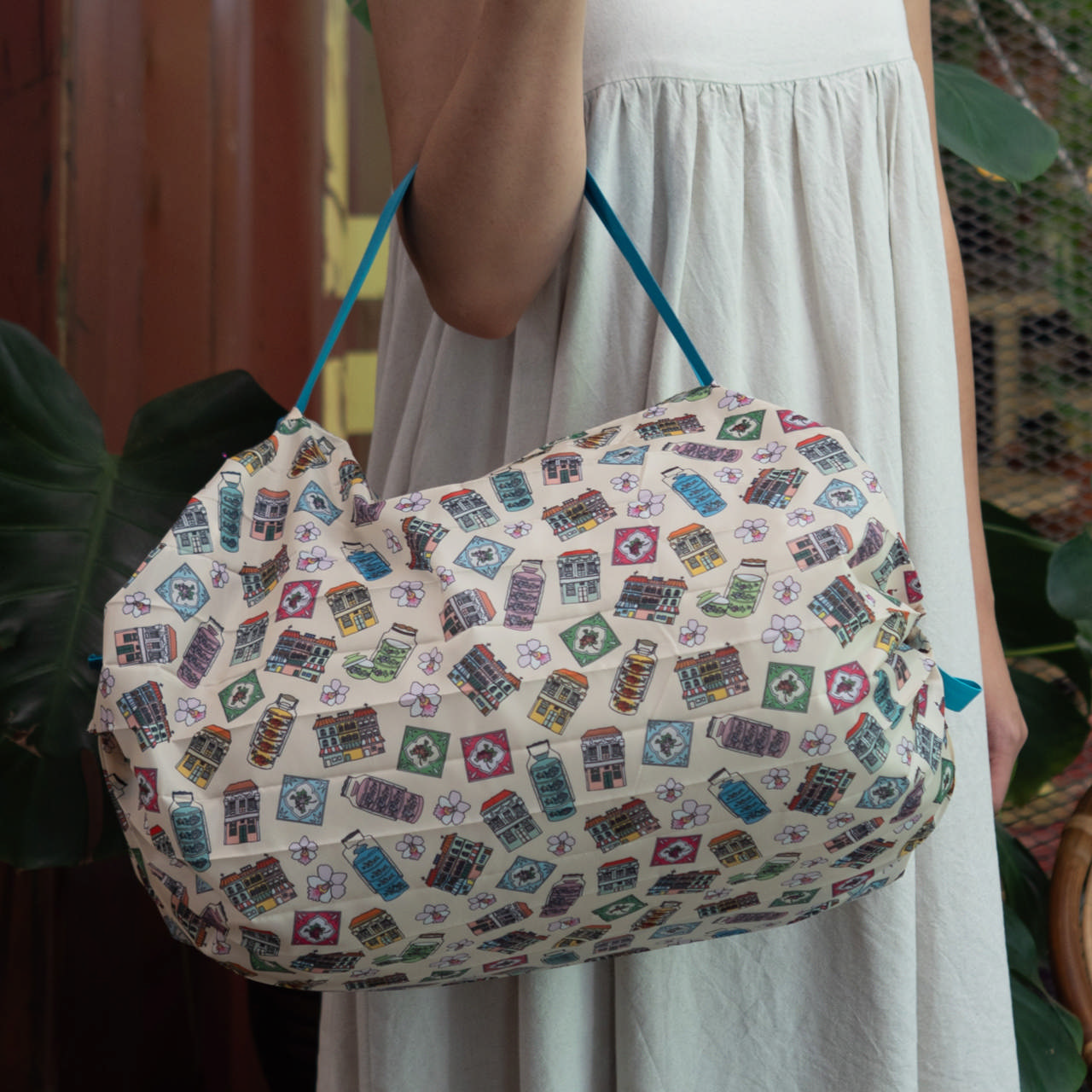 Compact Pleated Bag - Peranakan Memories